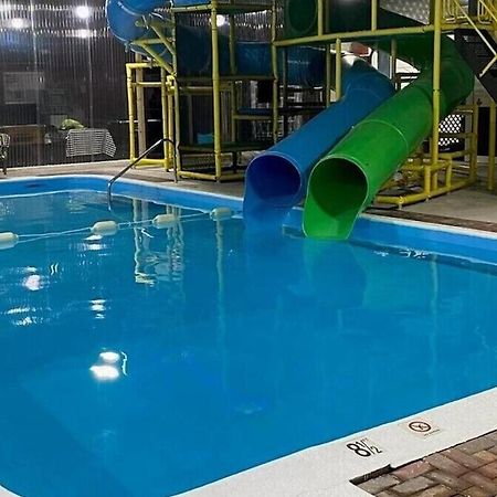Camp Inn Lodge Au Sable エクステリア 写真