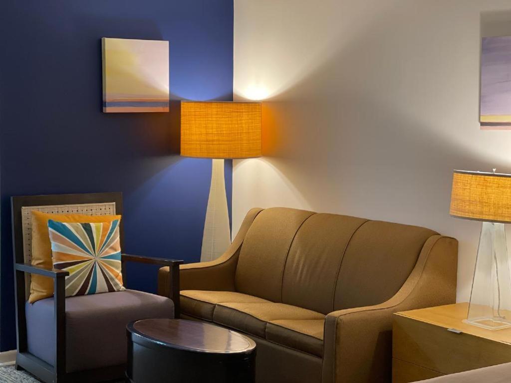 Camp Inn Lodge Au Sable エクステリア 写真