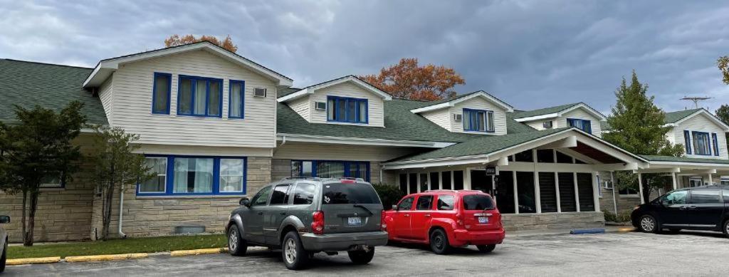 Camp Inn Lodge Au Sable エクステリア 写真